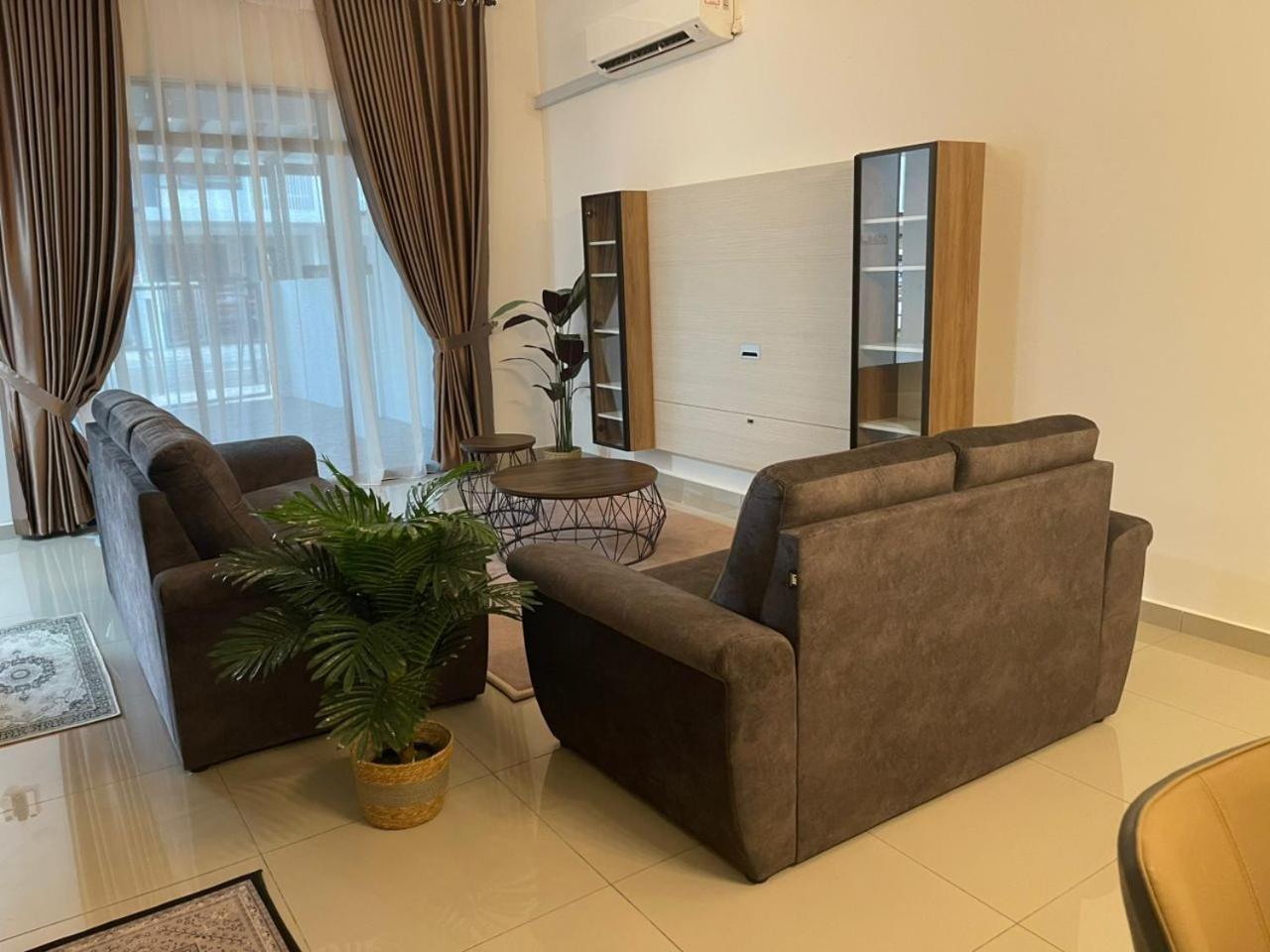 Homestay Idamanku Shah Alam Esterno foto